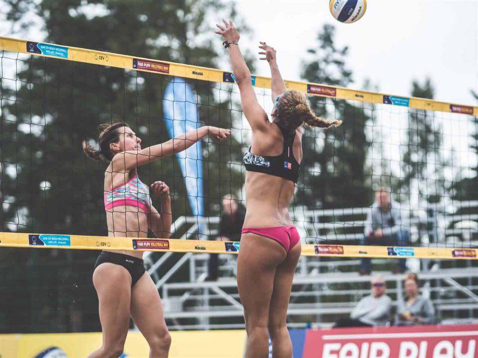 Mel Coutts & Lynne Beattie Beach Volleyball Scotland UK Commonwealth Games Gold Coast 2018