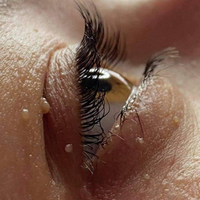 Rehaussement de cils à l'institut de beauté et bienêtre à la valette du var - La-garde - La-Farlede - Cuers pour retrouver un magnifique regard avec des cils rehaussés.