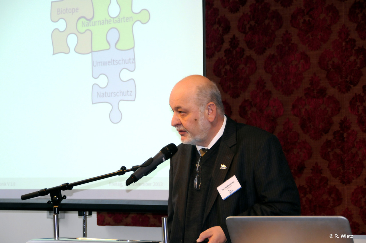 Der 1. Vorsitzende Werner Wiesmaier umreisst kurz die Aufgaben/Aktivitäten des NABU-Buchholz