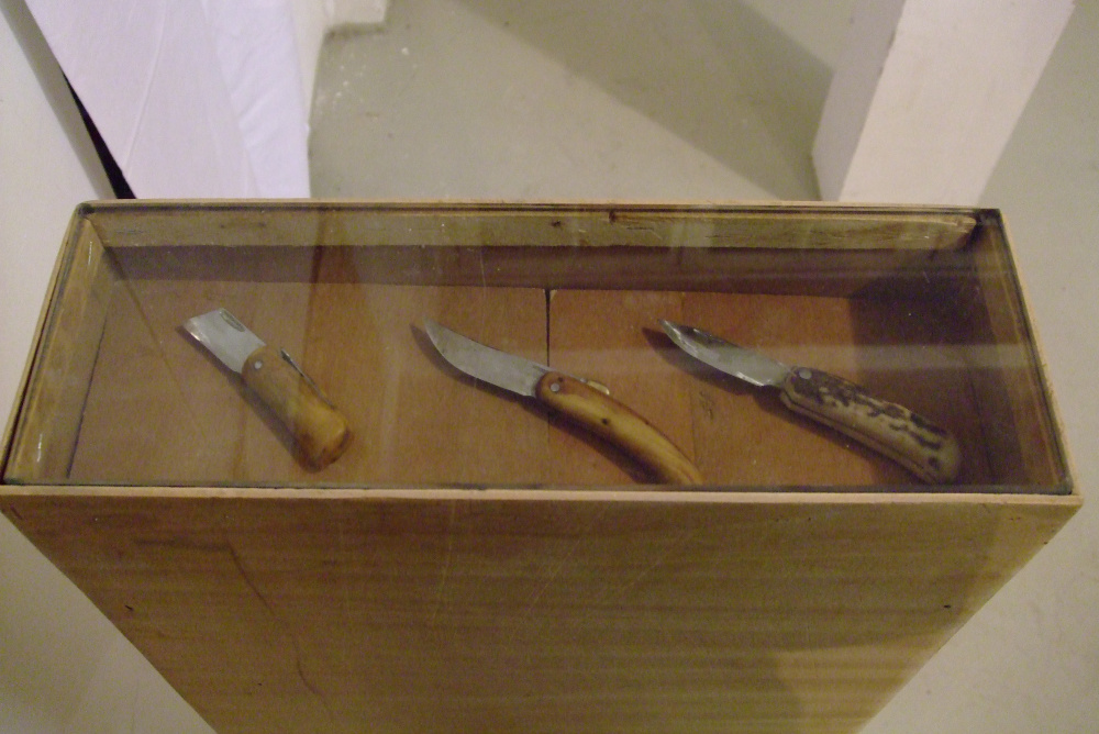 Drei Messer, Buchsbaum, Hirschhorn, Stahl, 2002 -2010