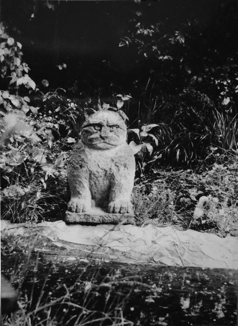 Kater, 80 cm, Tuffstein, 1991
