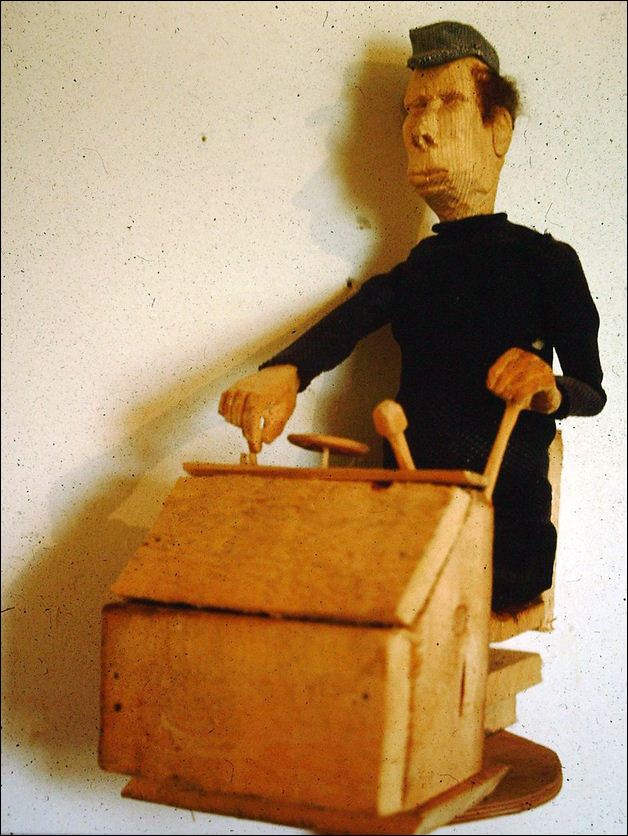 Der Gabelstaplerfahrer, Holz/Textil, 50cm, 1985
