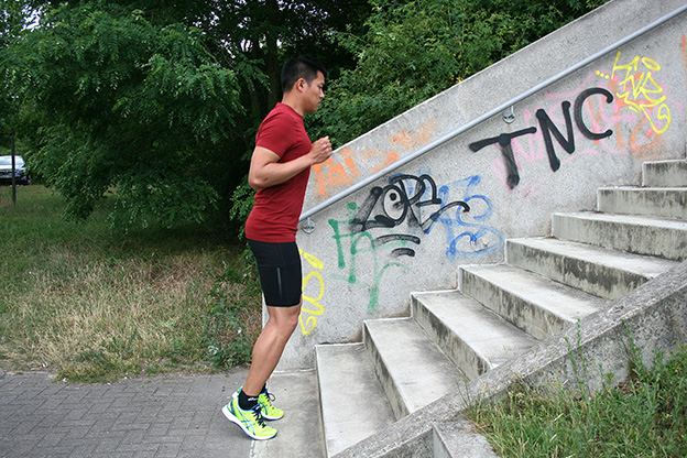 Dr. Matthias Marquardt, MARQUARDT RUNNING Athletik-Uebung: Bordsteinkante 01