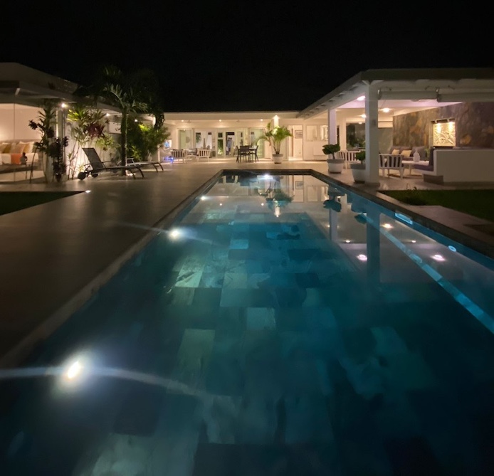 Villa proche de grand baie avec une grand piscine avec trois chambre 