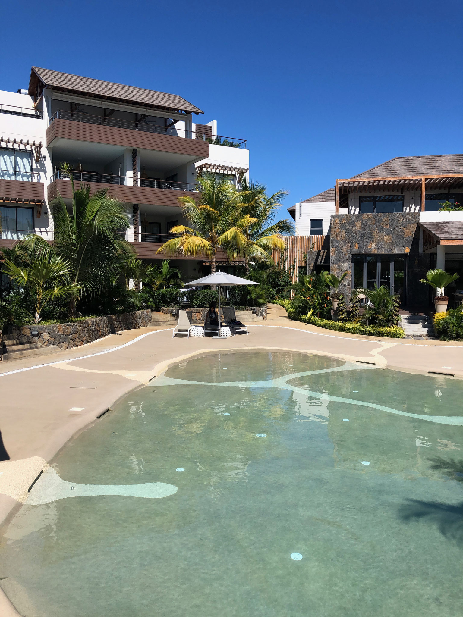 Achat et revente appartement T3 Choisy les bains plage à pied JINVESTY île Maurice votre agence immobilière.