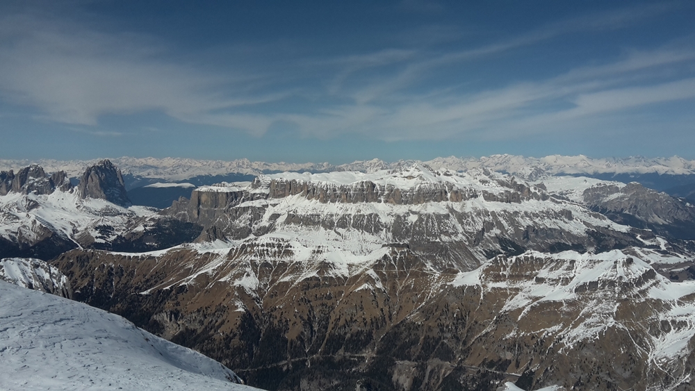 Der Sellastock mit Pordoi - Joch und Langkofel 