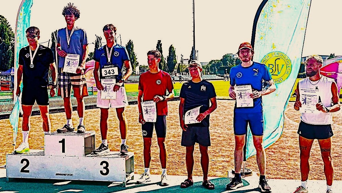 Siegerehrung 800m, Matteo und Jasper