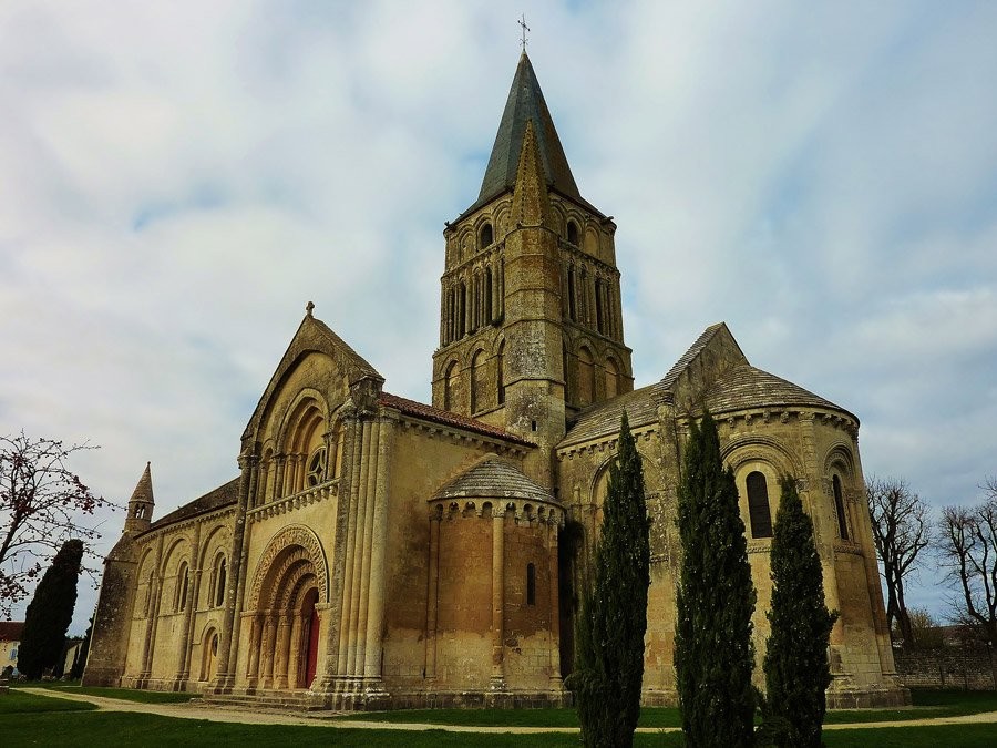 Église Saint Piere d'Aulnay