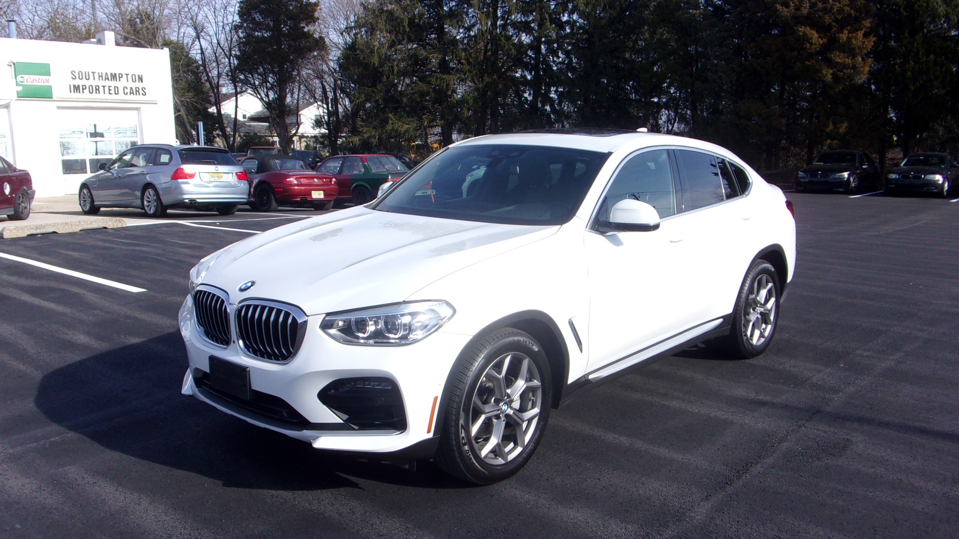 2021 BMW X4 30i's photo