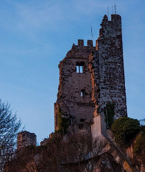 Drachenfels 竜の岩