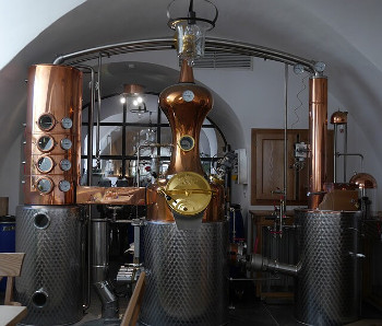 Patent still 現代的な連続式蒸溜機