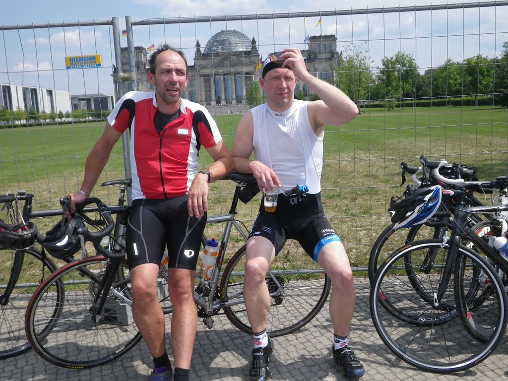 und weil wirs noch nicht hatten vor dem Reichstag. Ein schöneres Event als vor 2 Jahren mit viel mehr Zuschauerinteresse