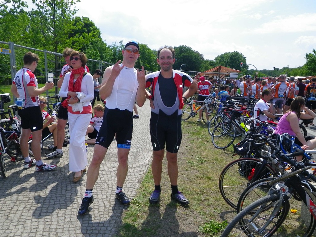 120km, 4 Geltüten und ca.3 Stunden später wieder in Berlin, mit dem Gefühl über München und Paris gefahren zu sein.