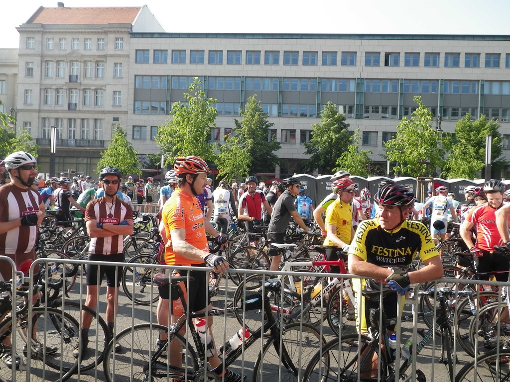RACEDAY: Immernoch etwas skeptisch was wir hier vorn zu suchen haben..