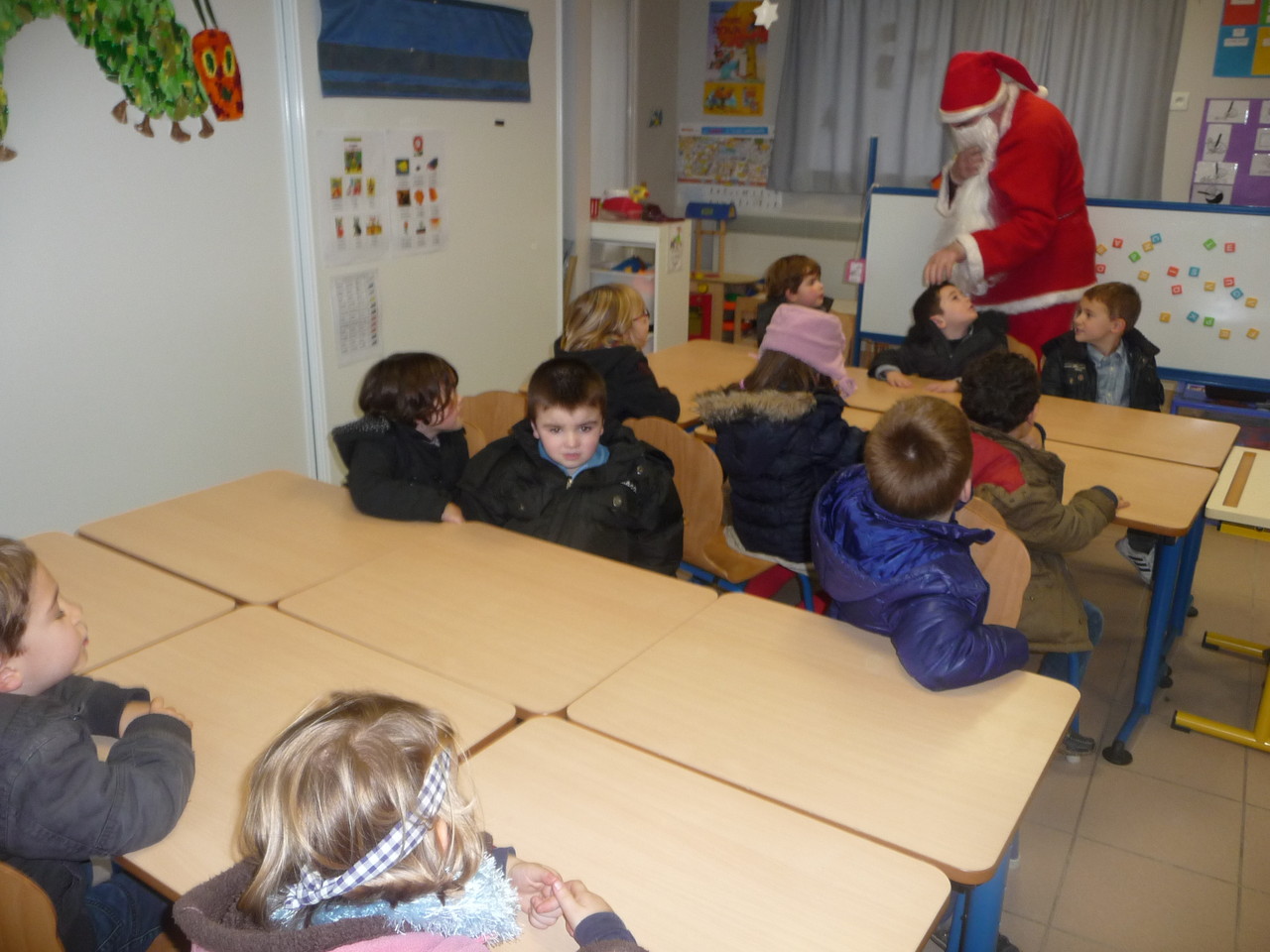 Visite du Père Noël dans les classes