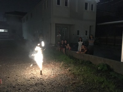 噴出花火は少し古かったのですが、きれいでした