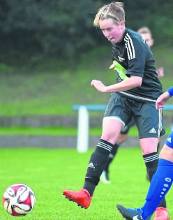 Kehrt rechtzeitig zum Finale ins Team der Viktoria zurück: Kapitänin Carina Jäger. Foto: Pressebilder Hahn