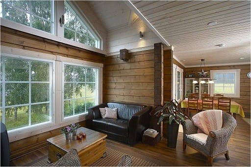 Wohnblockhaus - Einfamilienhaus - Holzhaus in massiver Blockbauweise in attraktiver Hochhausarchitektur aus Skandinavien - umweltfreundliches Bauen - Neubau