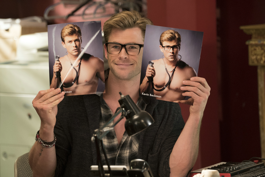 Ghostbusters 2016 - Chris Hemsworth As Kevin - Sony - kulturmaterial