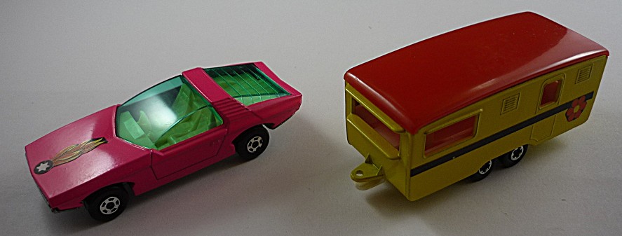 TP-04 MB40A pinker Guildsman mit Stren Label & 57B gelber Eccles Caravan mit Streifen Label