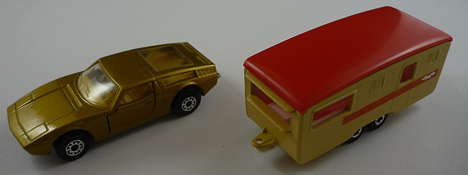 TP-04 MB32B goldener Maserati Bora & 57B gelbbrauner Eccles Caravan mit Seemöven Label