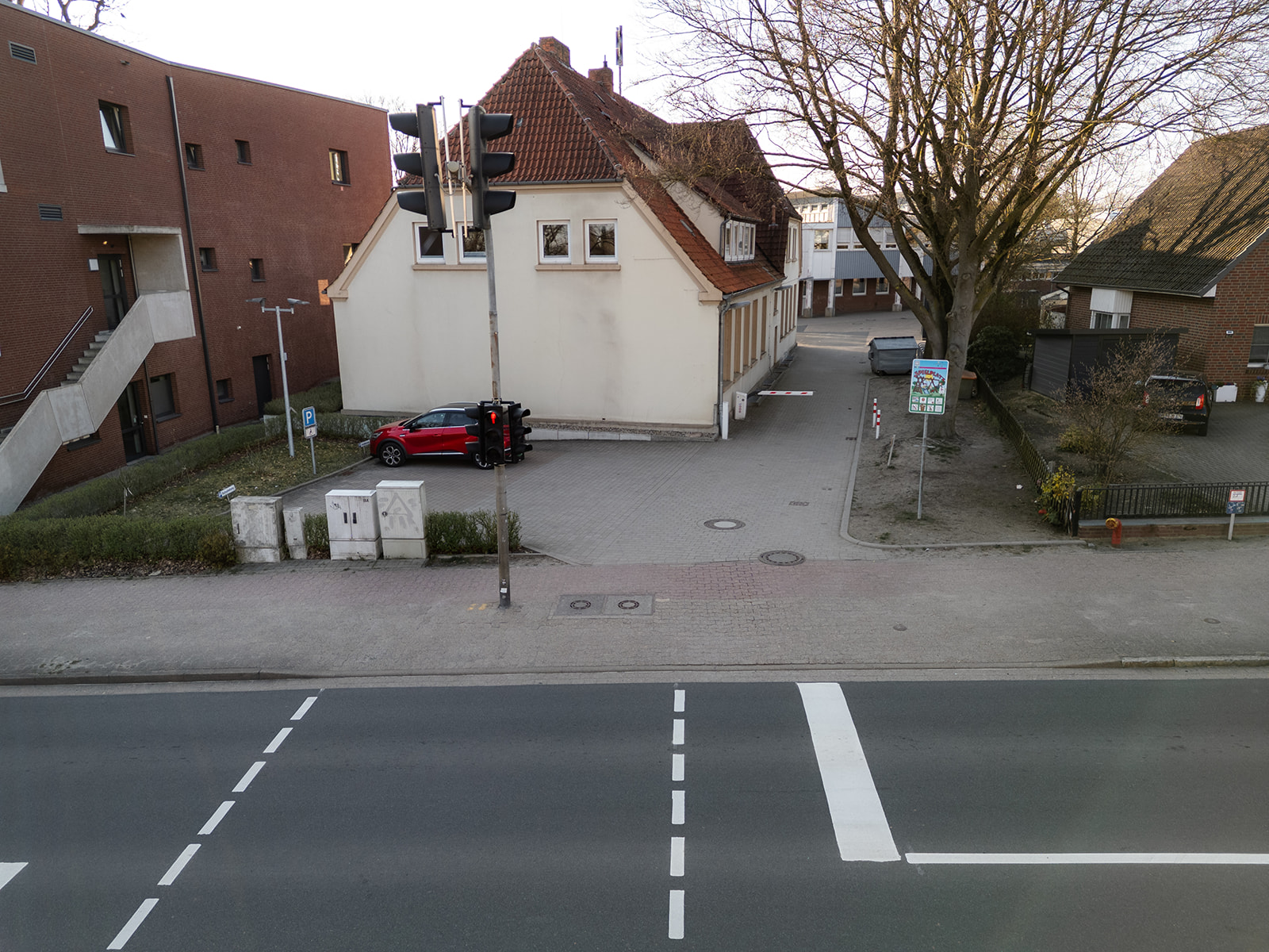 Foto des Ampel-Übergangs zur Grundschule Uesen | Uesener Feldstraße