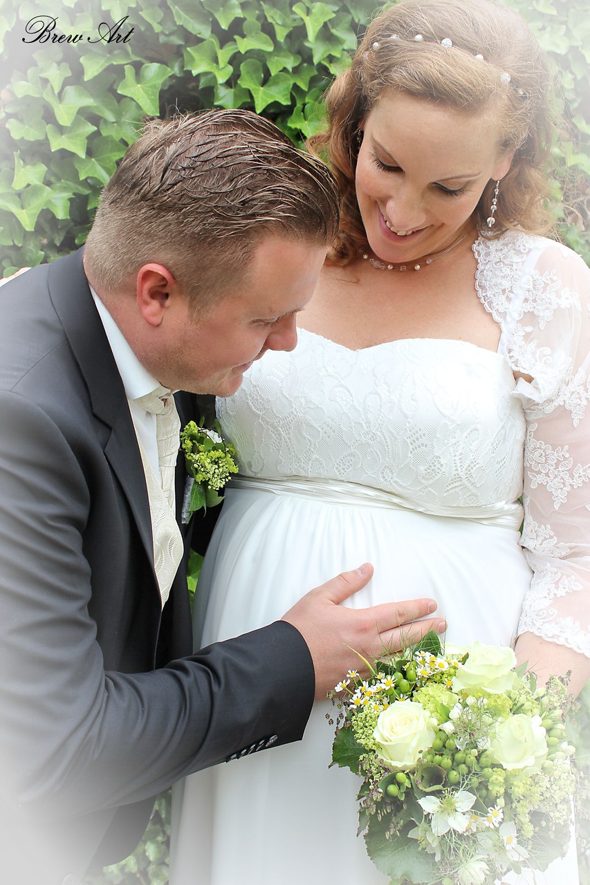 #lustige_Hochzeitsfotos_schwangerschaft_Babybauch