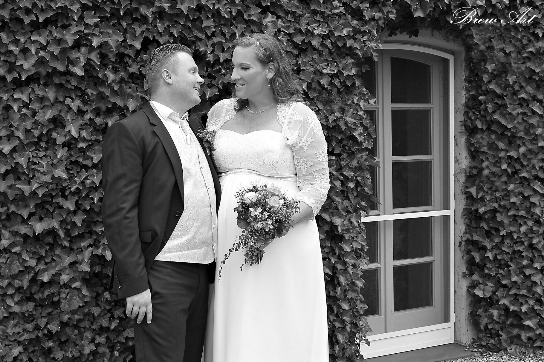 #lustige_Hochzeitsfotos_schwangerschaft_Babybauch