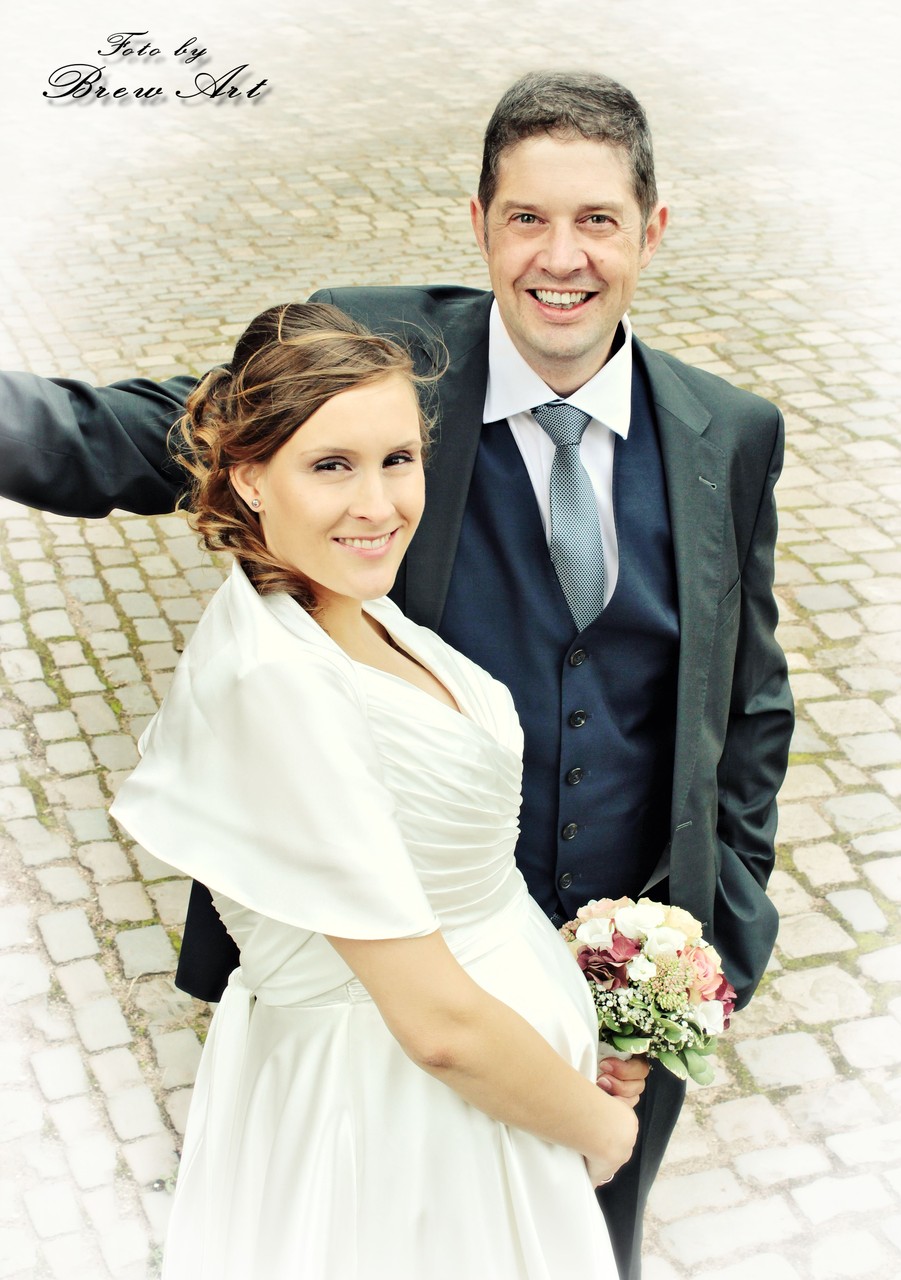 #lustige_Hochzeitsfotos_schwanger_Babybauch