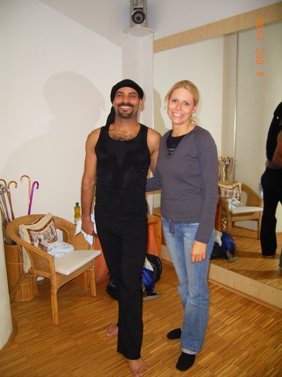 Eli & Tiso, Mona Dance studio