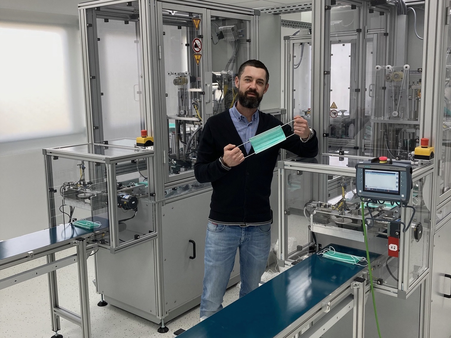 Täglich 30.000 OP-Masken made in Marzahn