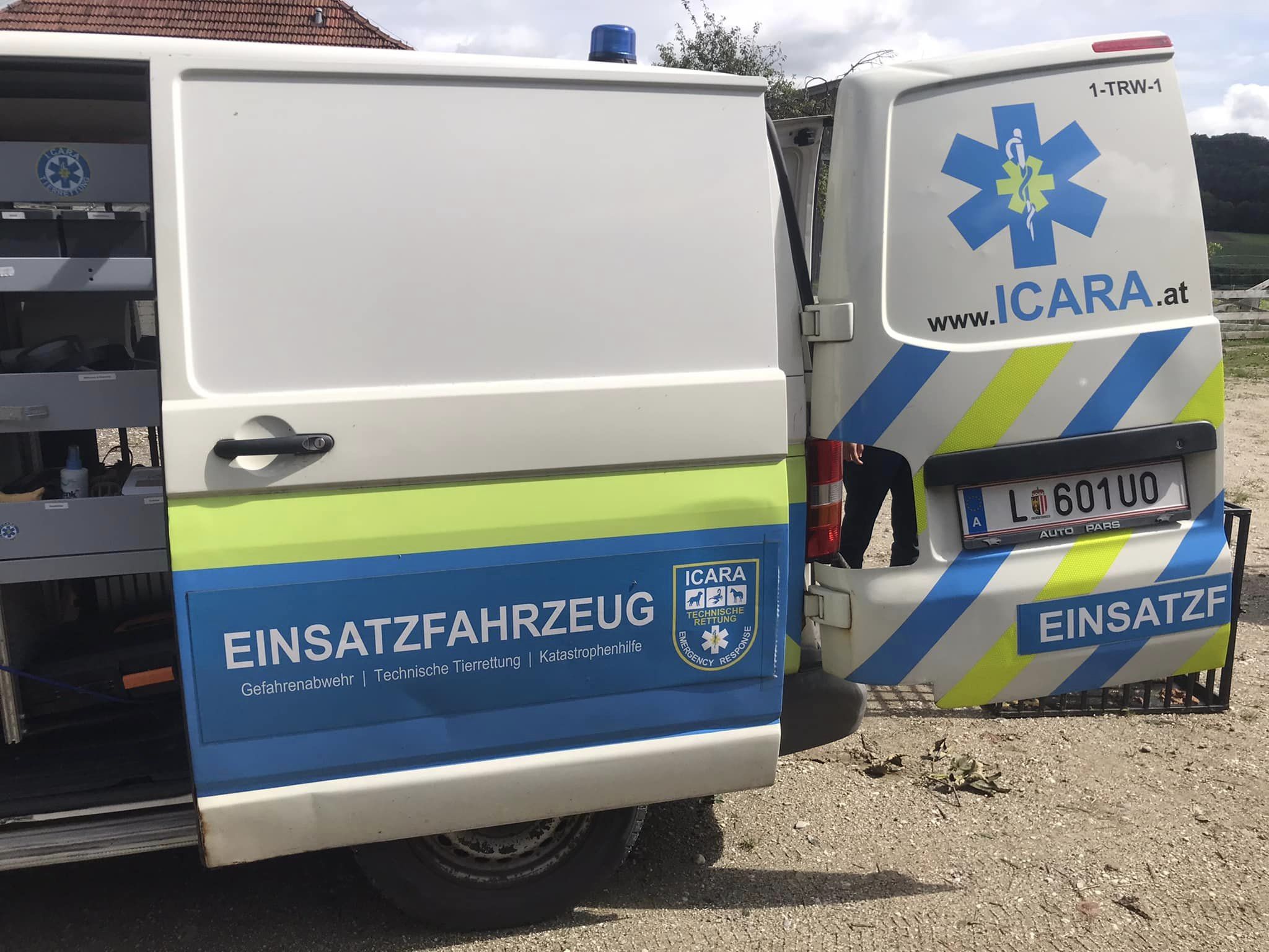 Danke an die Kollegen der Tierrettung Icara für den ersten Transport.