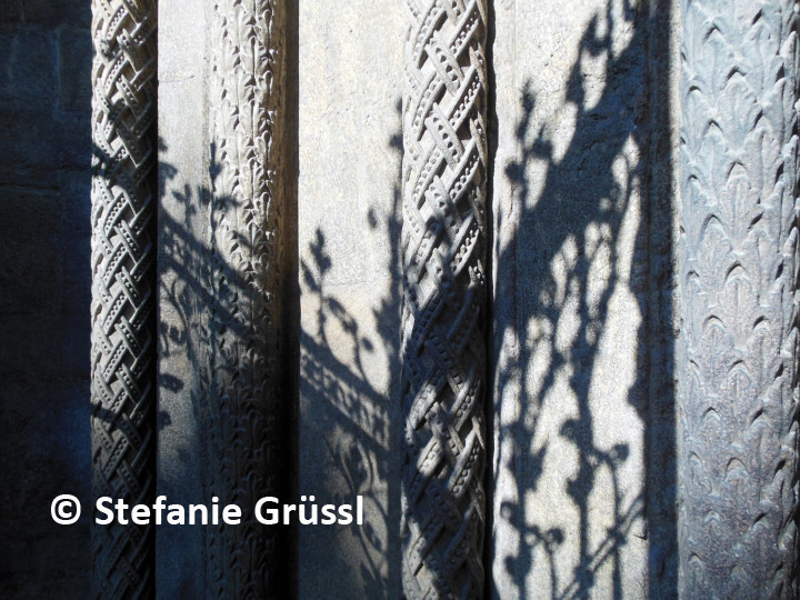 09 Schattenspiel beim Gewände am Riesentor