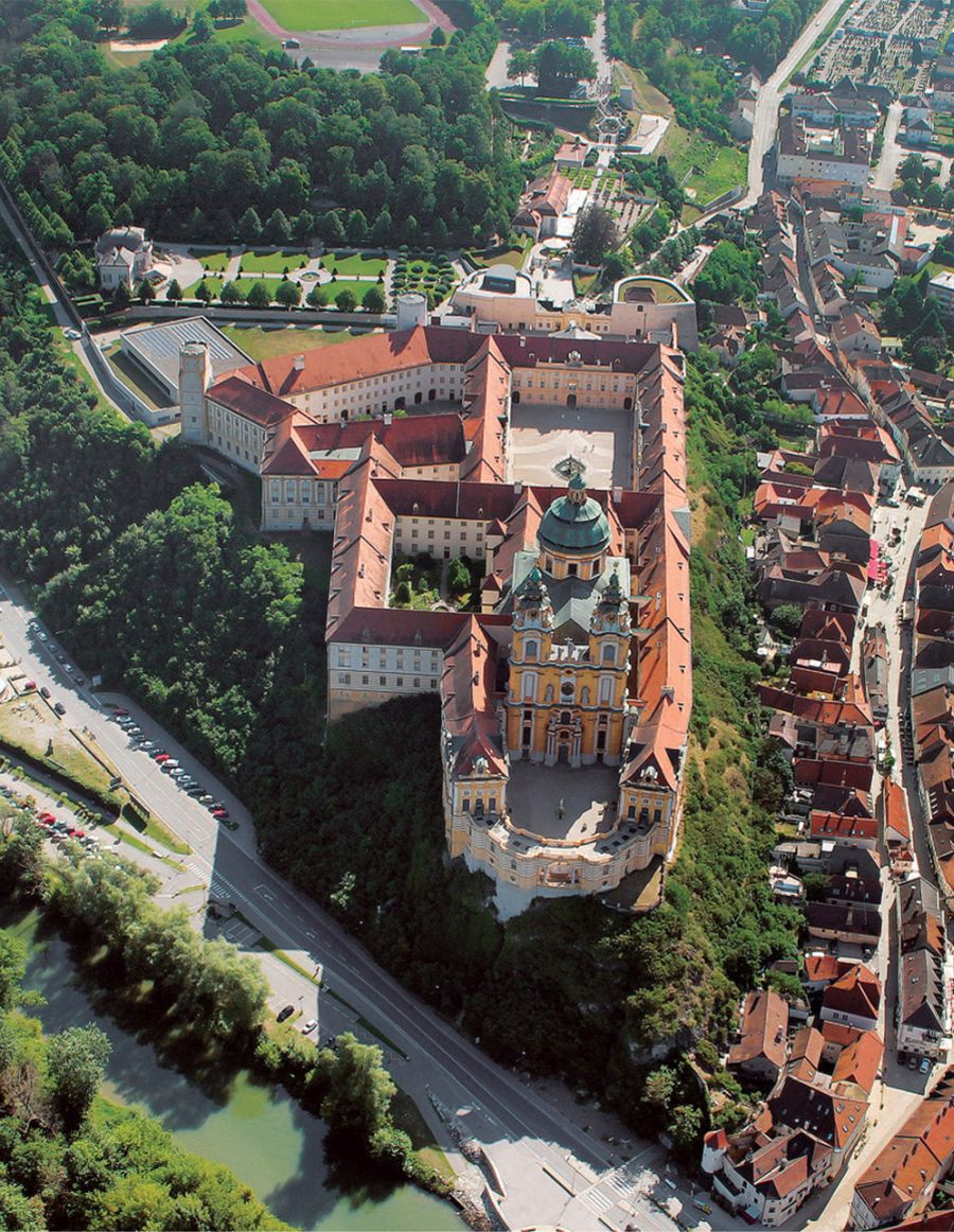 Benediktinerstift Melk, Luftbild © Stefanie Grüssl