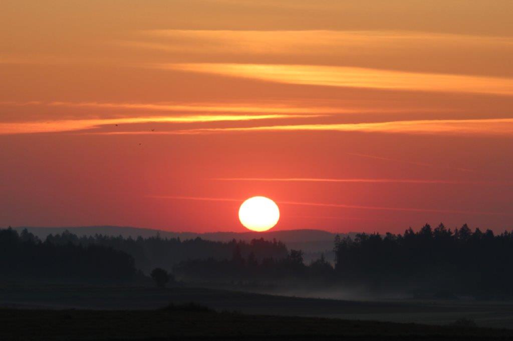 Ganze Kugel am Horizont