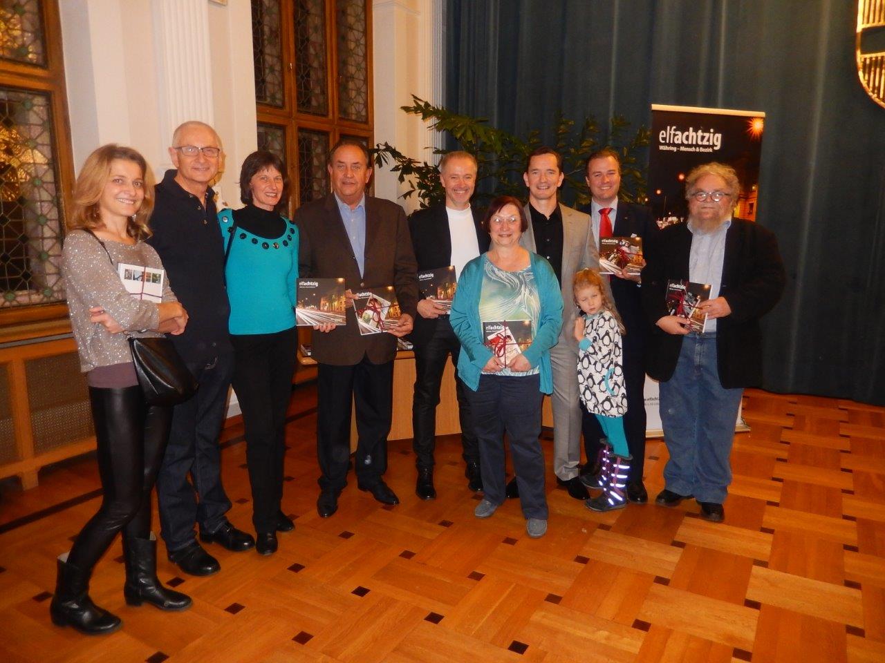 Gruppenbild einiger Menschen aus dem Buch "Elfachtzig - Währing Mensch & Bezirk"