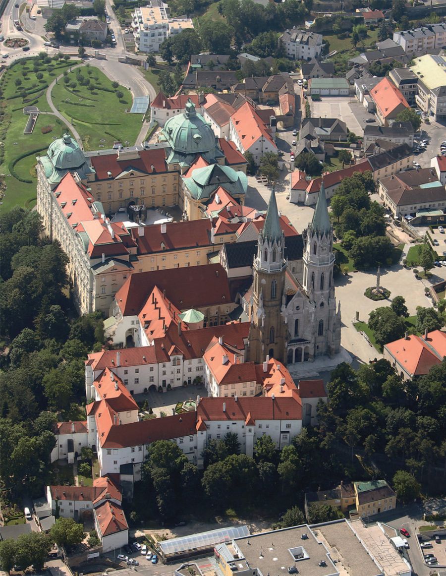 Augustiner-Chorherrenstift Klosterneuburg, Luftbild © Stefanie Grüssl