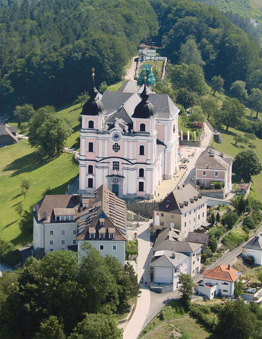 Pfarr- und Wallfahrtskirche Sonntagberg, Luftbild © Stefanie Grüssl