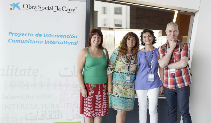 Equipo del Proyecto ICI (Intervención Comunitaria Intercultural) en el Polígono de Toledo; durante su formación en el Caixa Forum de Zaragoza