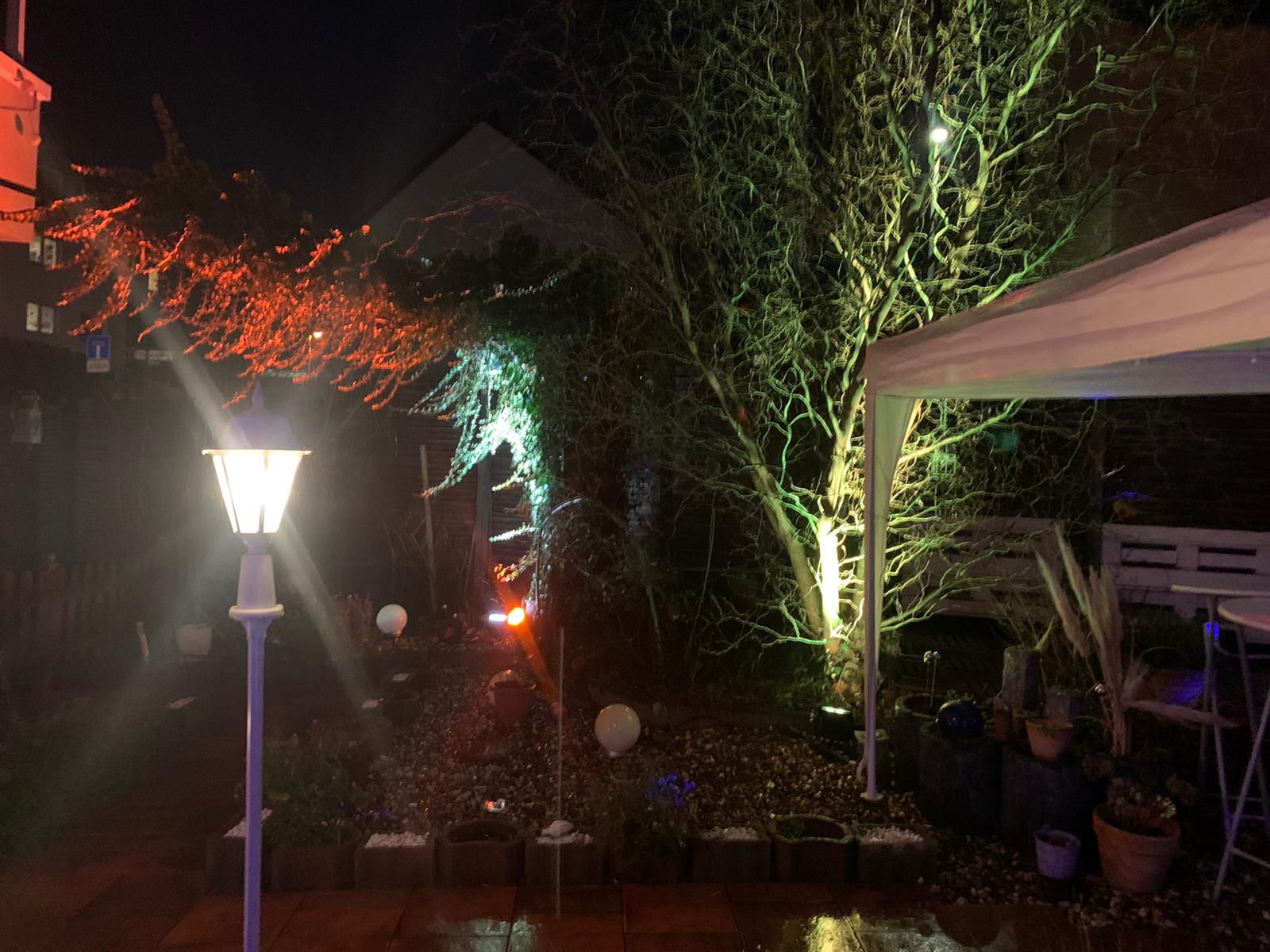 Ambientebeleuchtung für eine Gartenparty