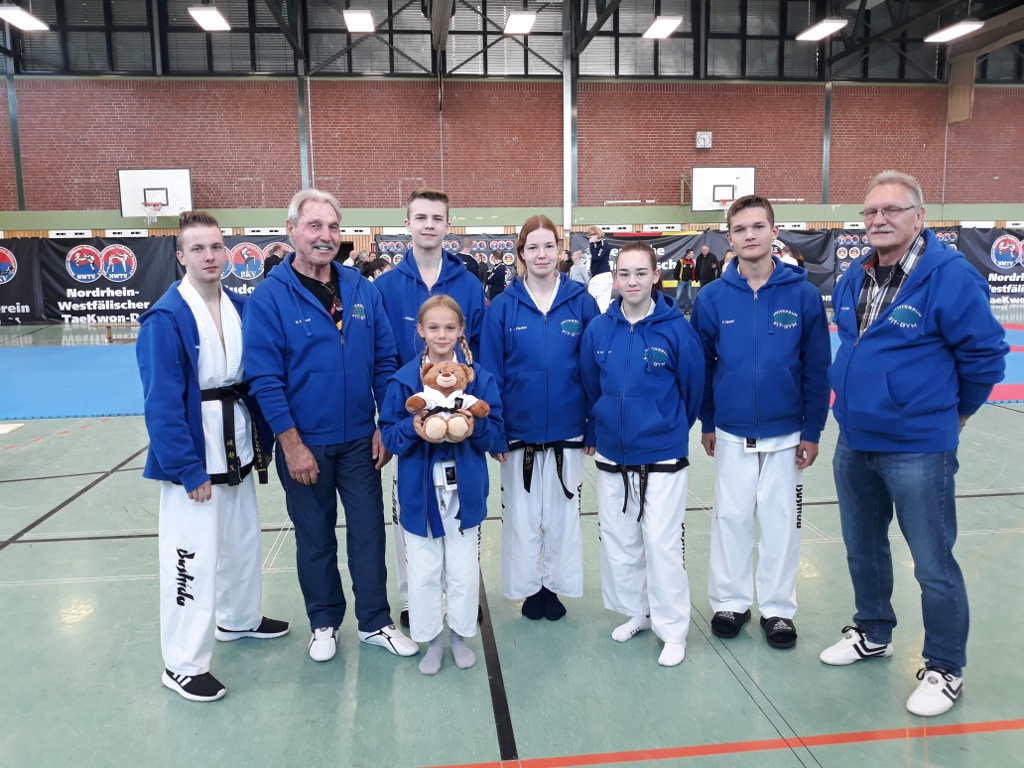 Team Bushido Louis Wrobleski, Heiner Minzel, Amalia Carnein, Leonard Jelaca, Sina Fischer, Elisbeth Buchmiller, Fabian Mulch, Wolfgang Schröder