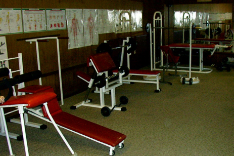 2008 - der "obere" Raum als Fitnessstudio, vorher war der Raum mit Matten für das Jujutsu-Training bestimmt