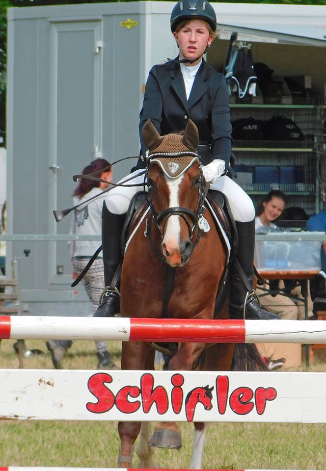 Stilspringwettbewerb Kl.E Anna-Lena Scheibert mit Pia