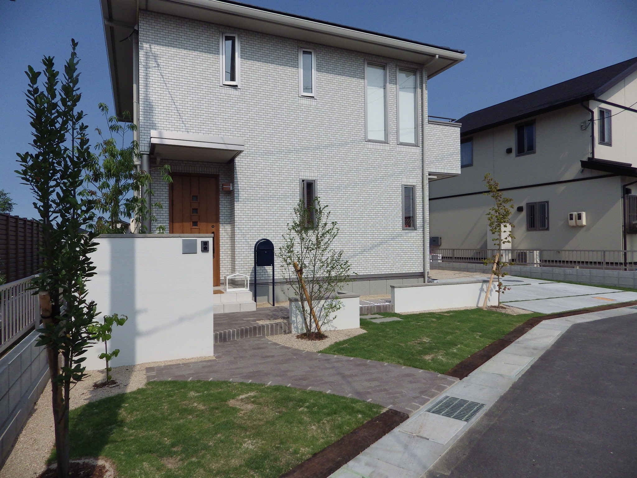 外構　エクステリア　庭　ブロック塀　石張り　インターロッキング　岡山市