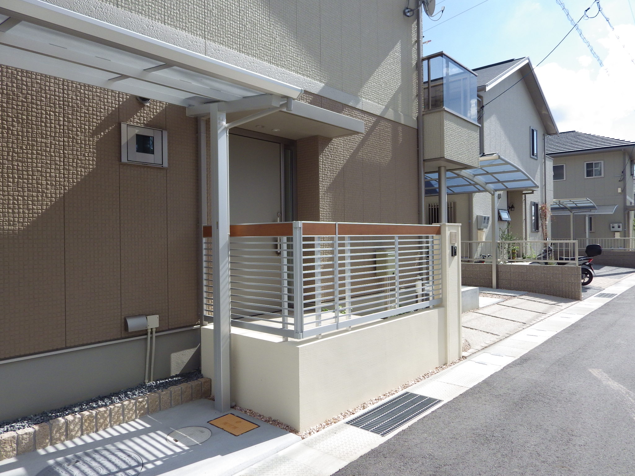 外構　エクステリア　カーポート　ブロック塀　フェンス　ピンコロ石　洗出し　岡山市