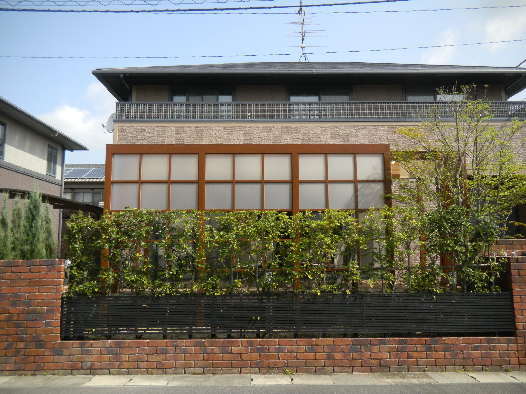 外構　エクステリア　デッキ　テラス屋根　目隠しフェンス　岡山市