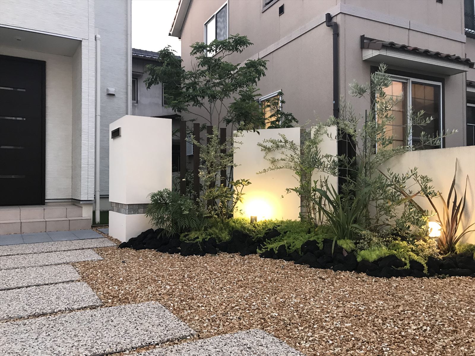 外構　エクステリア　庭　照明　倉敷市