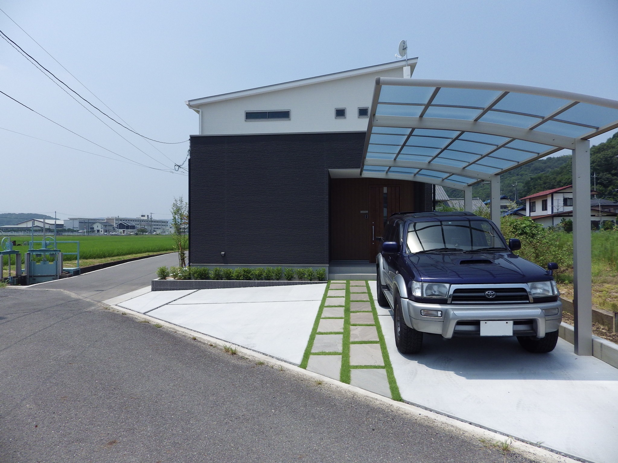 外構　エクステリア　カーポート　石張り　岡山市
