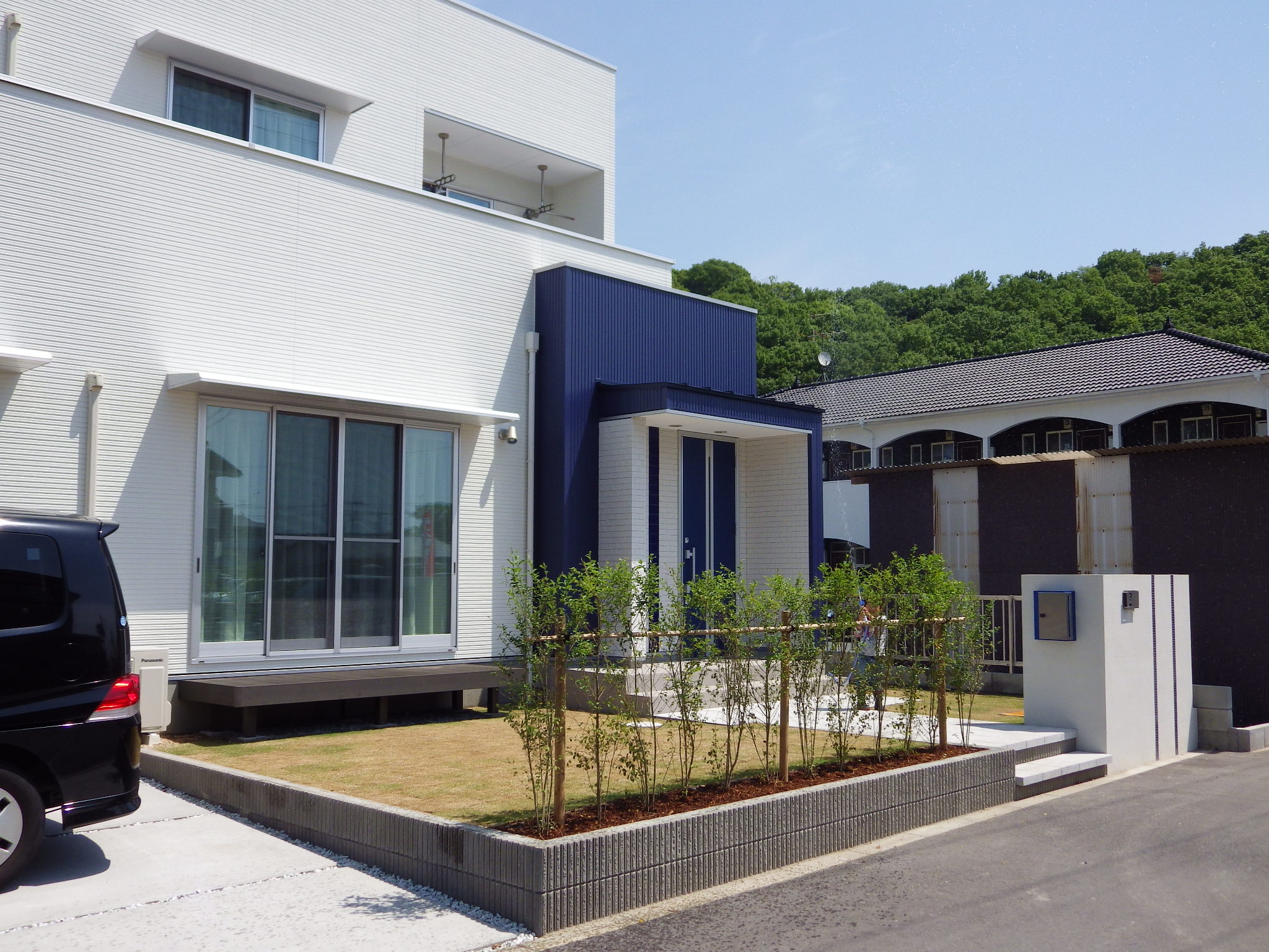 外構　エクステリア　庭　デッキ　ブロック塀　タイル　岡山市