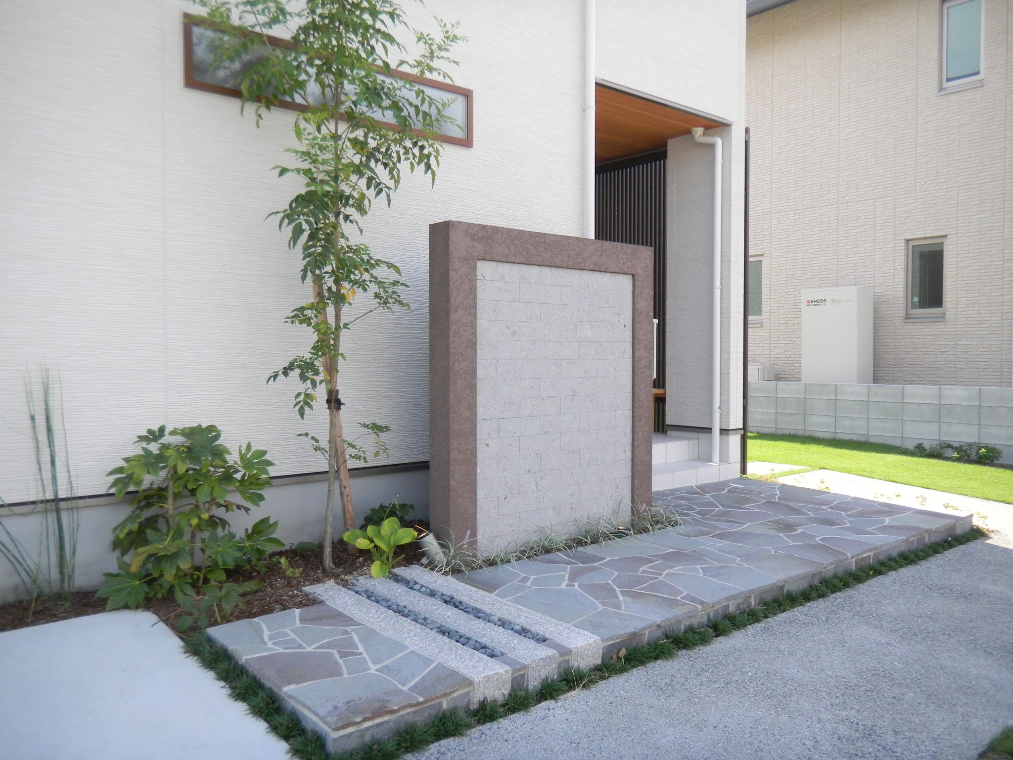 外構　エクステリア　庭　ブロック　石張り　岡山市